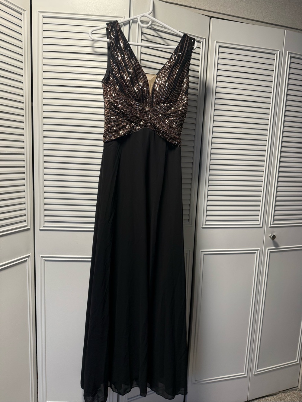 SHEIN Black Gown with Bronze Sequin Twisted Bodice